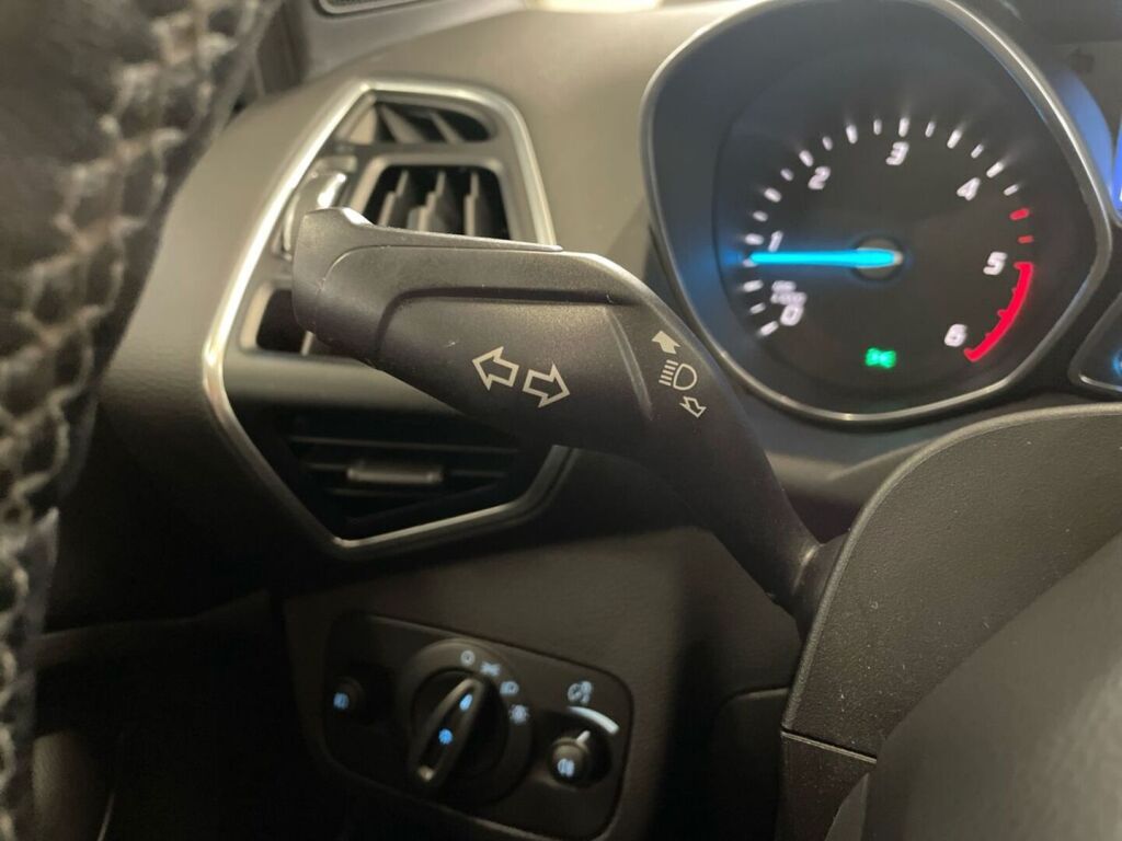 Ford Kuga 2014 Harmaa