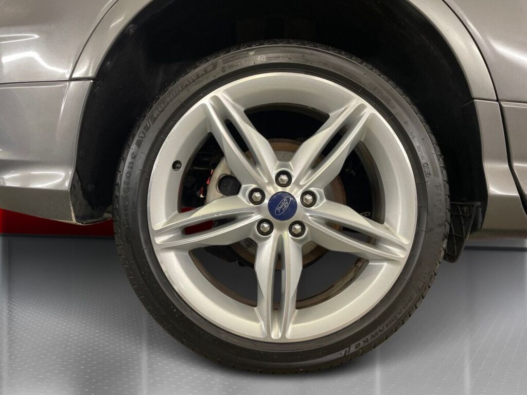 Ford Kuga 2014 Harmaa