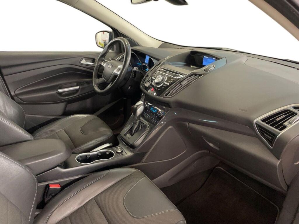 Ford Kuga 2014 Harmaa