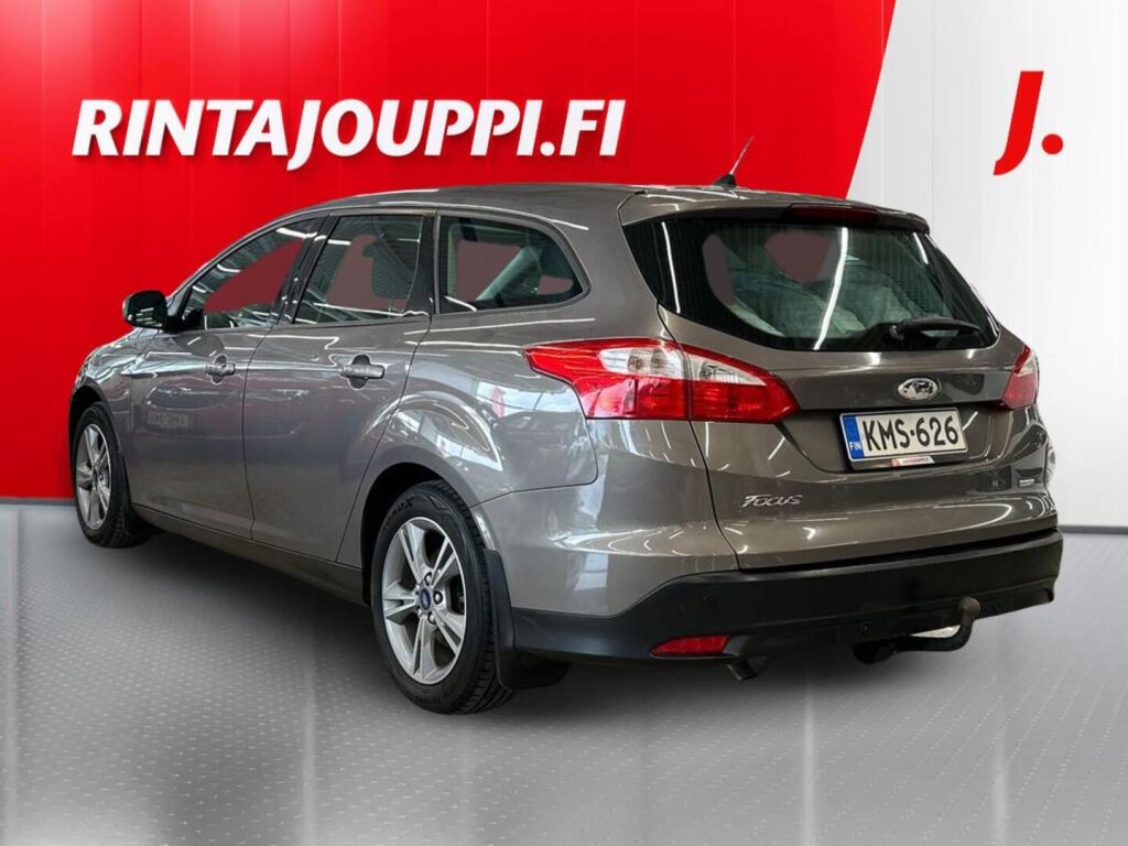 Ford Focus 2014 Ruskea (beige)