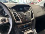 Ford Focus 2014 Ruskea (beige)