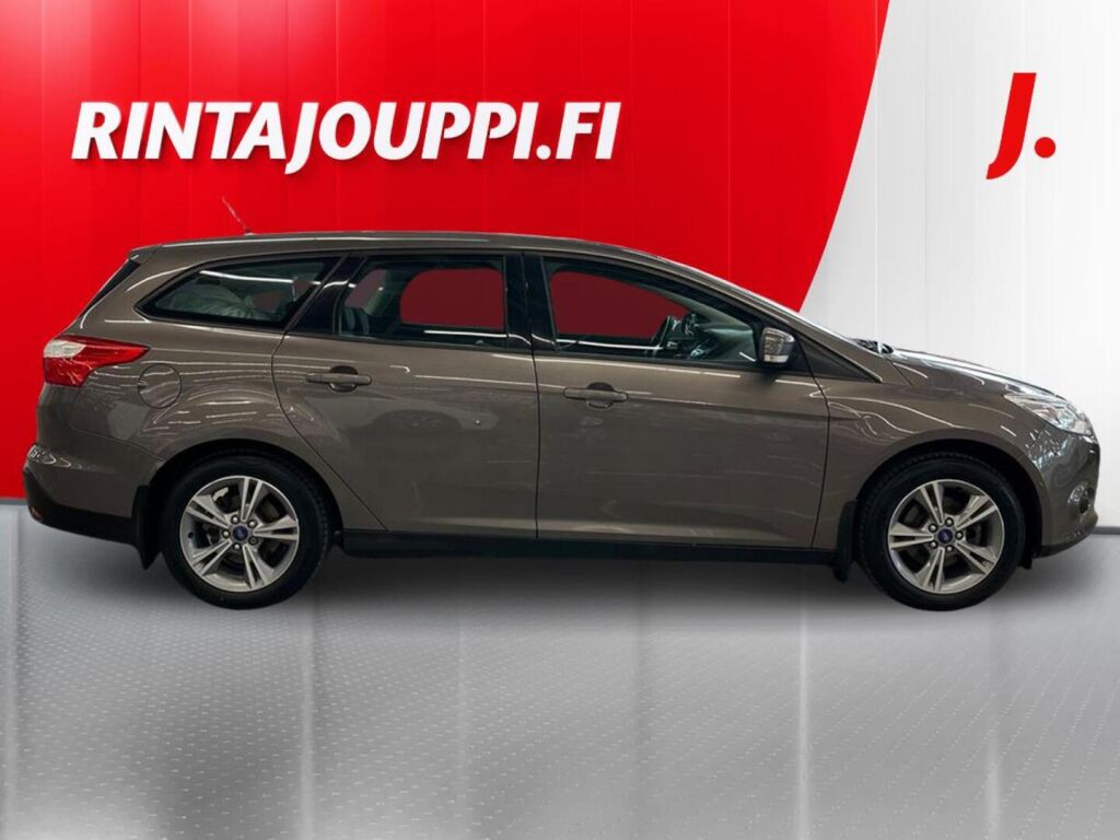 Ford Focus 2014 Ruskea (beige)