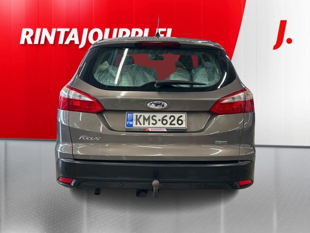Ford Focus 2014 Ruskea (beige)