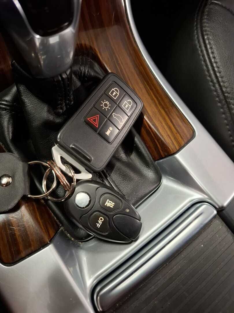 Volvo XC60 2014 Musta