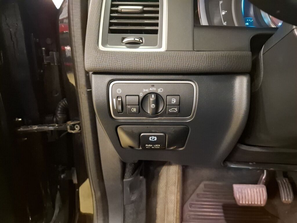 Volvo XC60 2014 Musta