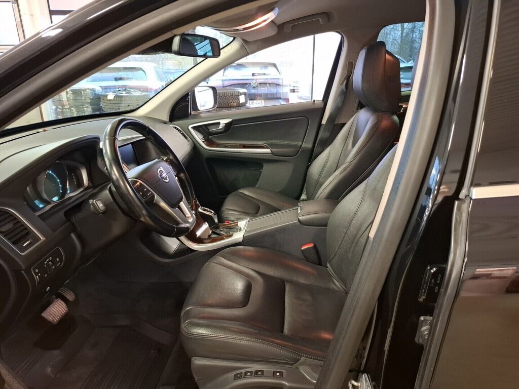 Volvo XC60 2014 Musta