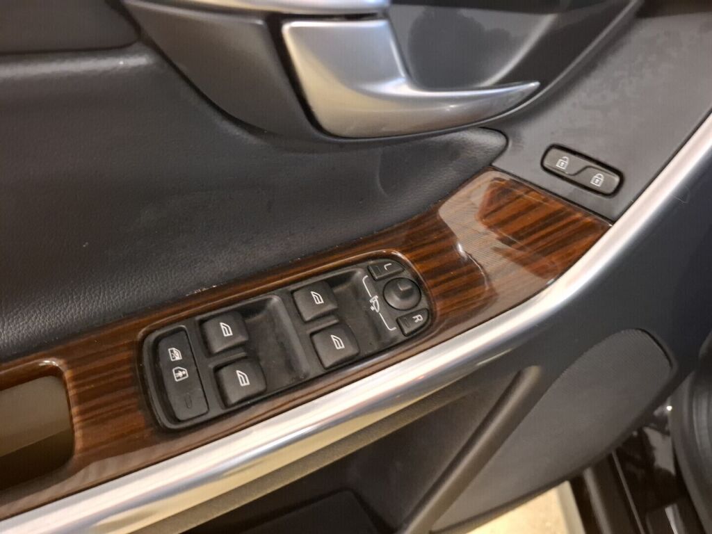 Volvo XC60 2014 Musta