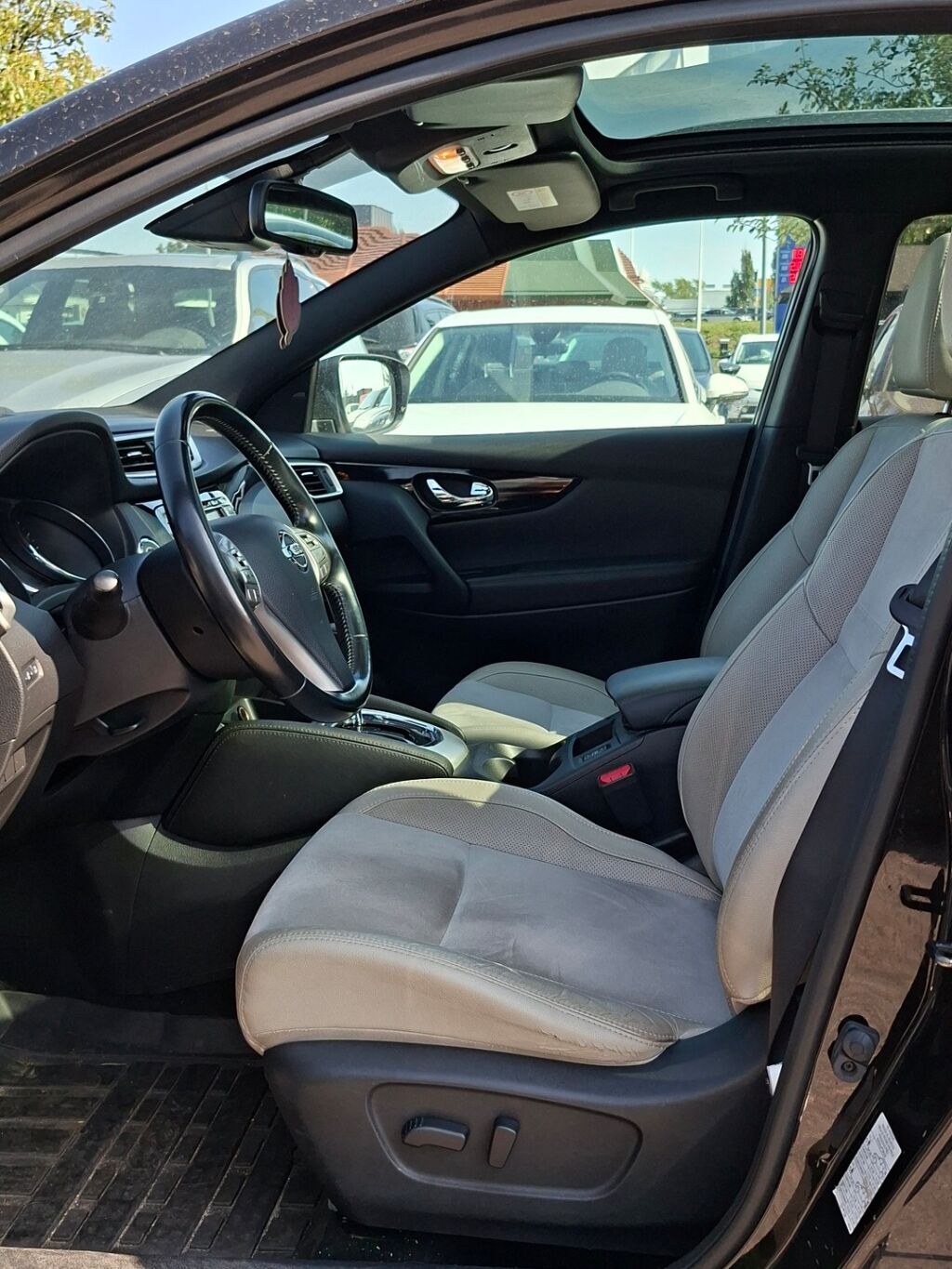 Nissan Qashqai 2014 Musta