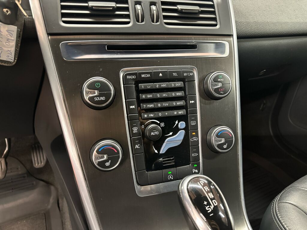 Volvo XC60 2014 Valkoinen