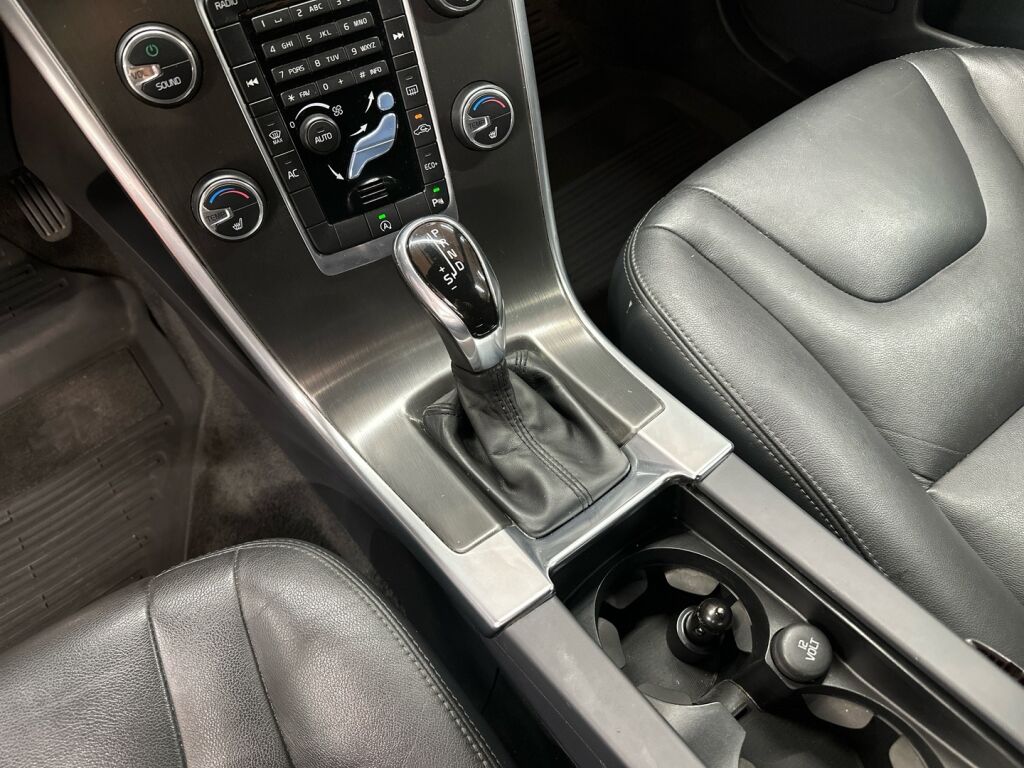 Volvo XC60 2014 Valkoinen