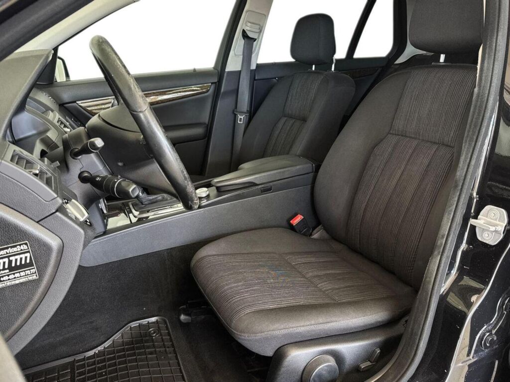 Mercedes-Benz C 2010 Musta