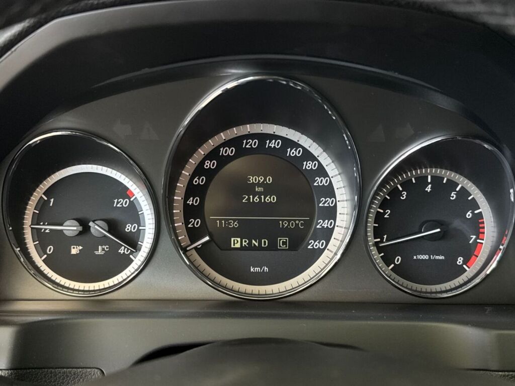Mercedes-Benz C 2010 Musta