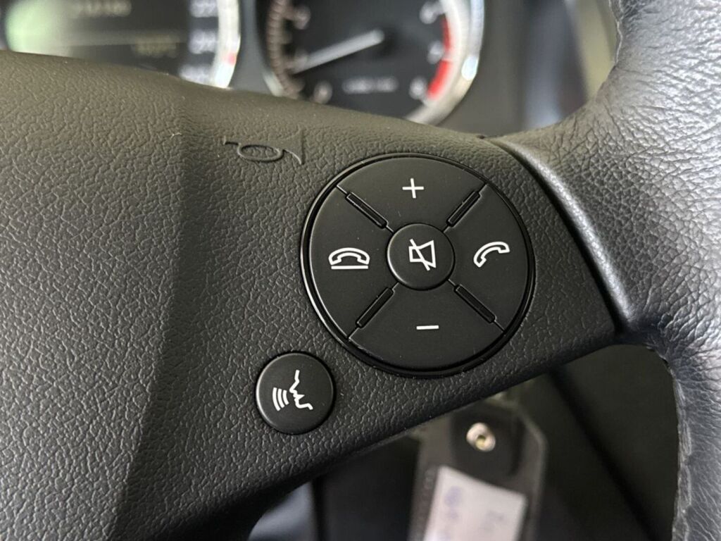Mercedes-Benz C 2010 Musta