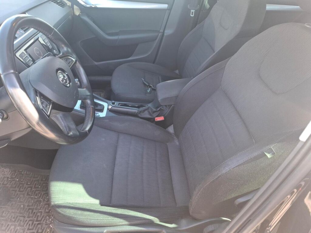 Skoda Octavia 2014 Musta