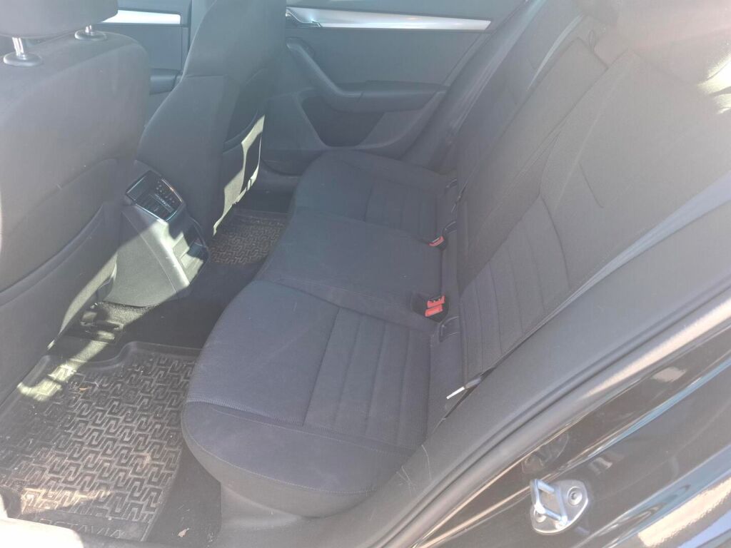Skoda Octavia 2014 Musta