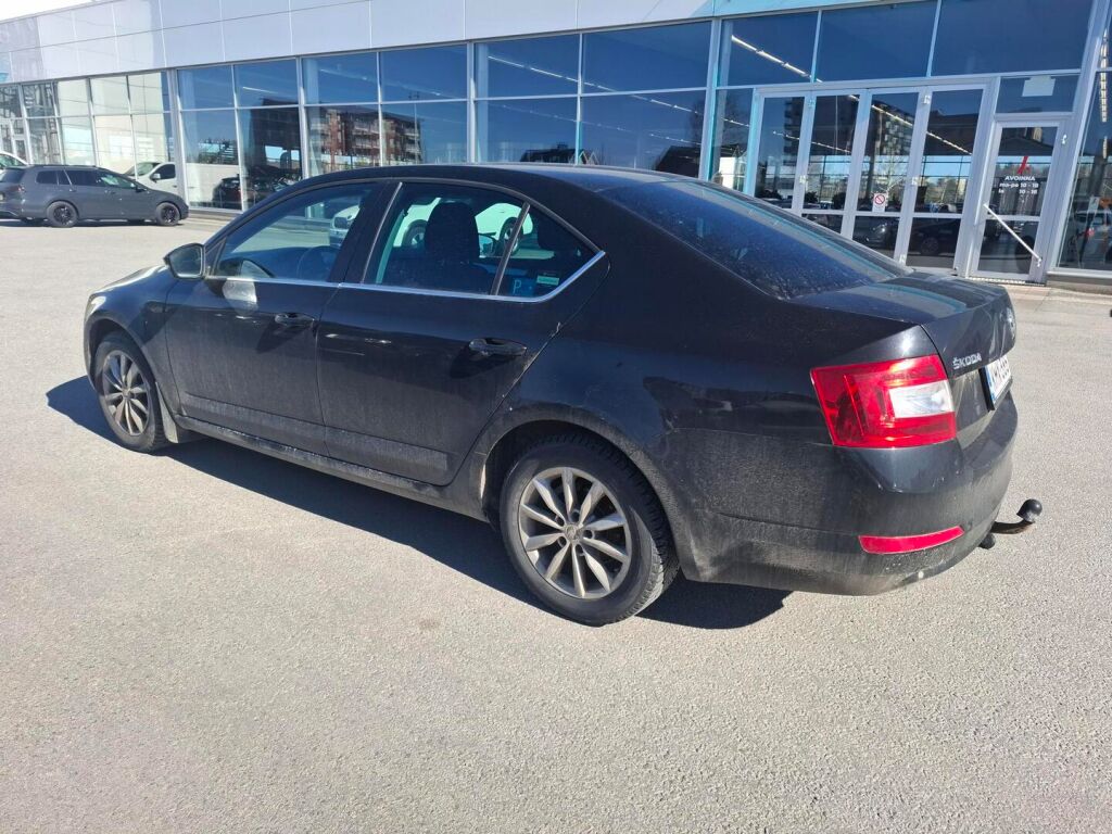 Skoda Octavia 2014 Musta