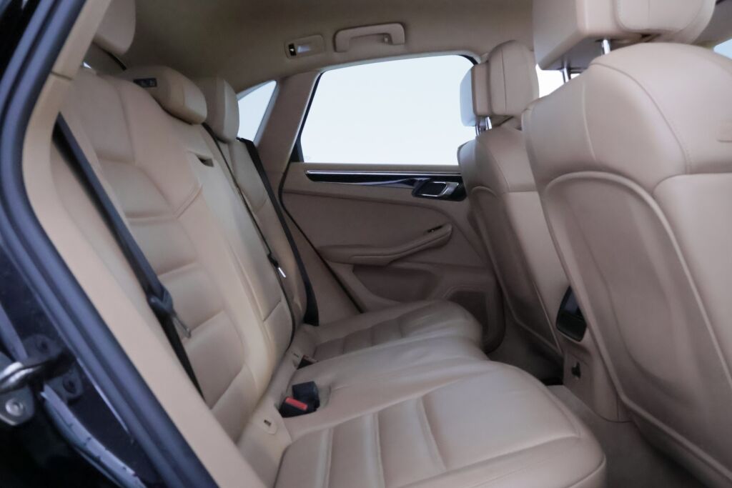 Porsche Macan 2015 Musta