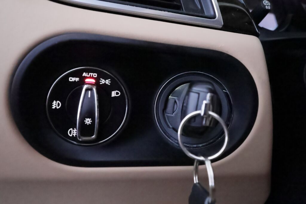 Porsche Macan 2015 Musta