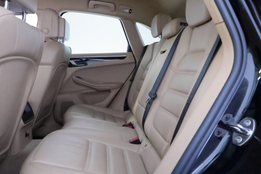 Porsche Macan 2015 Musta