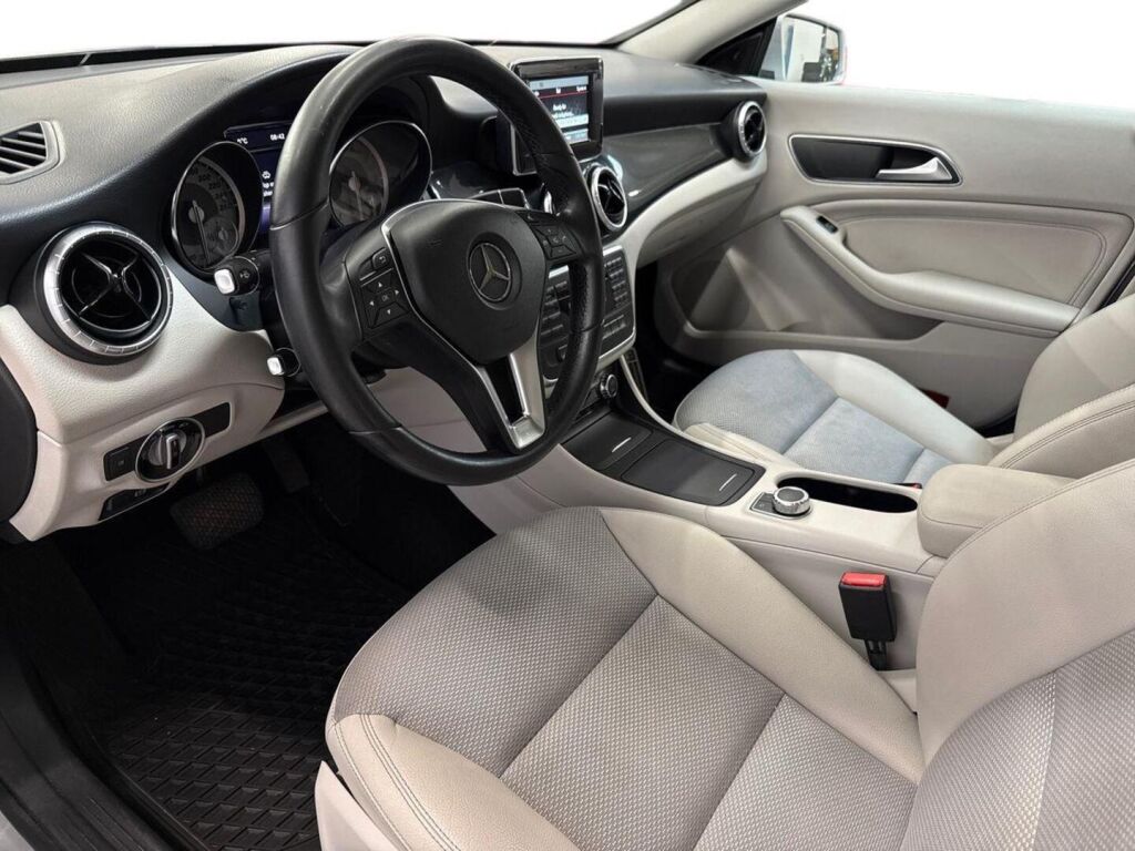 Mercedes-Benz CLA 2014 Harmaa