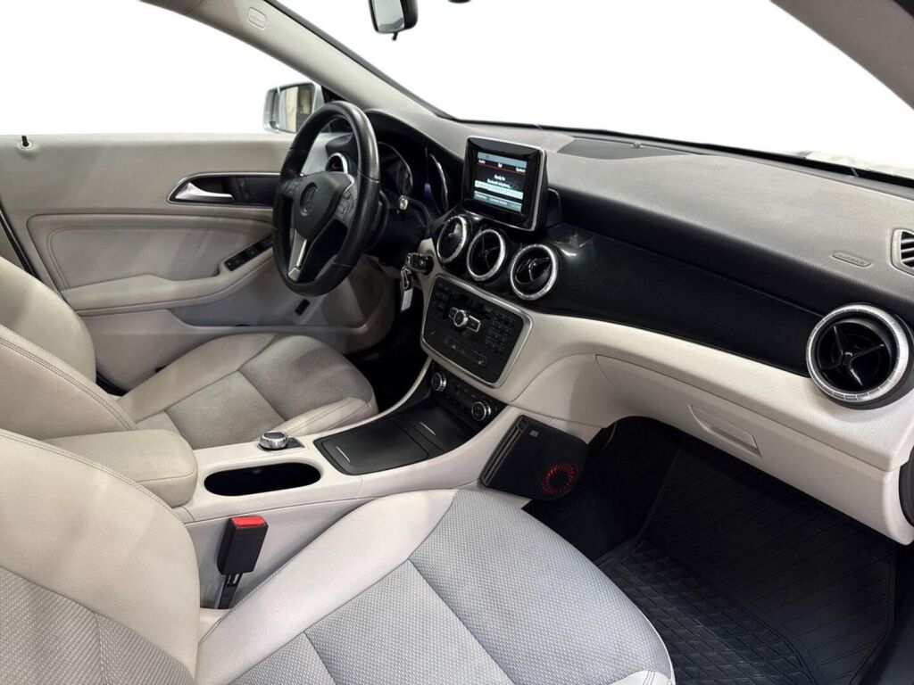 Mercedes-Benz CLA 2014 Harmaa