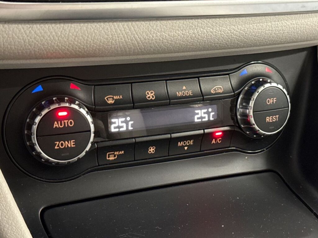 Mercedes-Benz CLA 2014 Harmaa