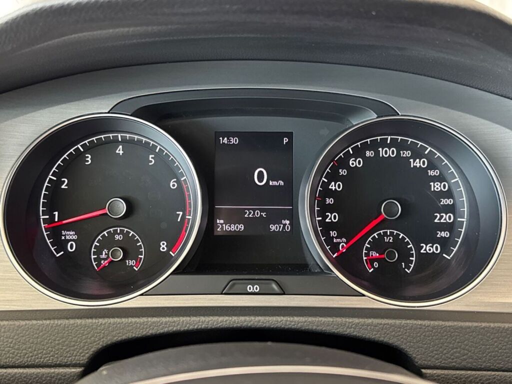Volkswagen Golf 2014 Punainen