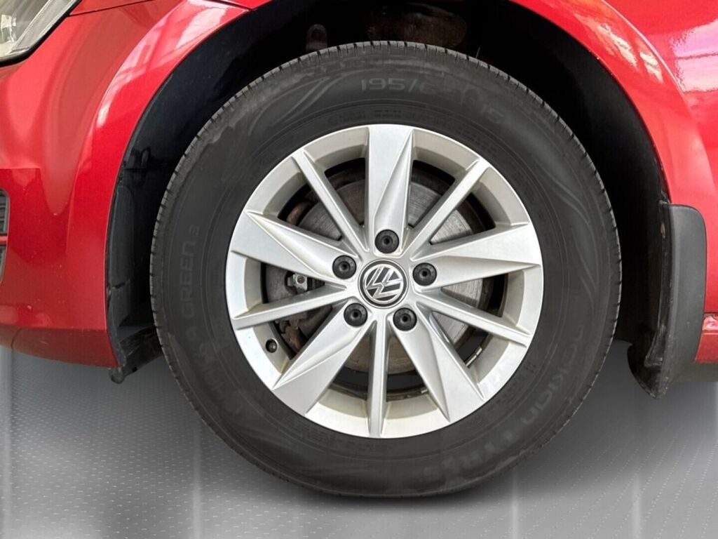 Volkswagen Golf 2014 Punainen