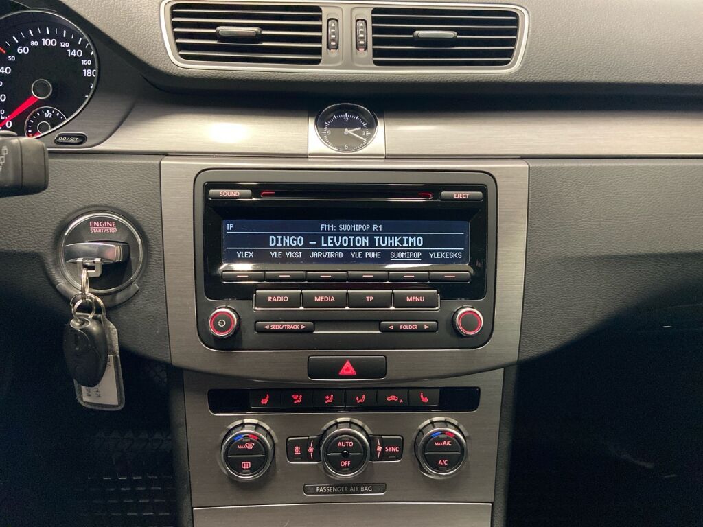 Volkswagen Passat 2014 Valkoinen