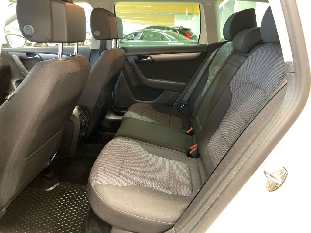 Volkswagen Passat 2014 Valkoinen