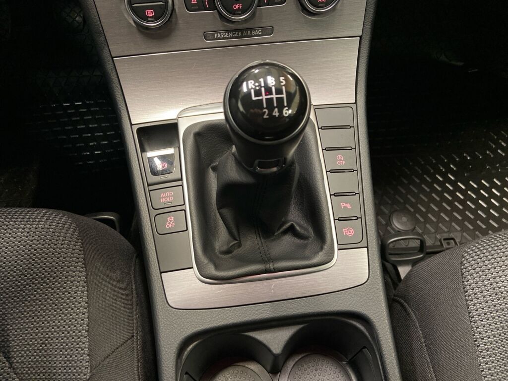 Volkswagen Passat 2014 Valkoinen