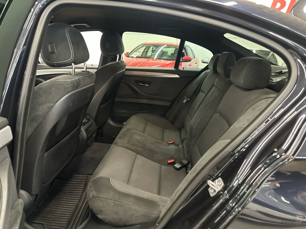 BMW 520 2014 Musta