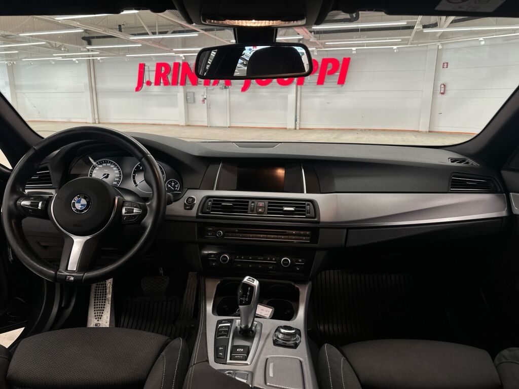 BMW 520 2014 Musta