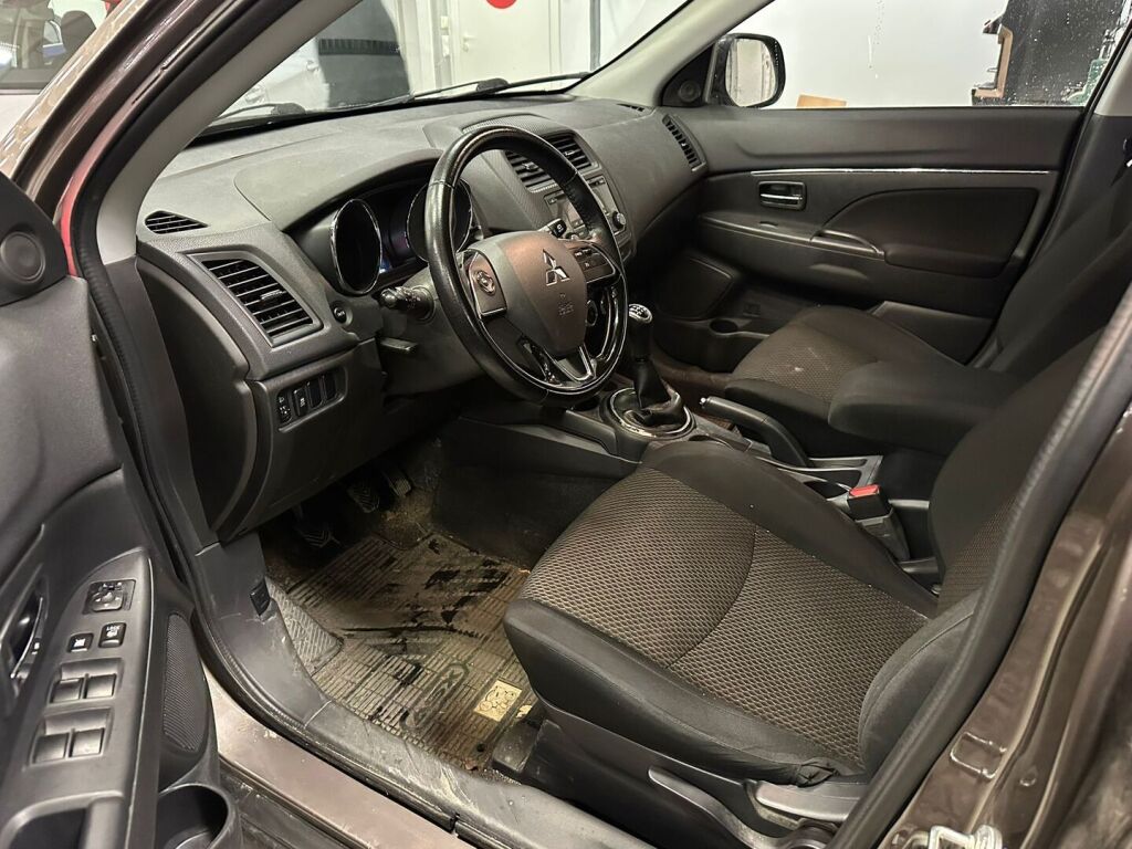 Mitsubishi ASX 2016 Ruskea (beige)