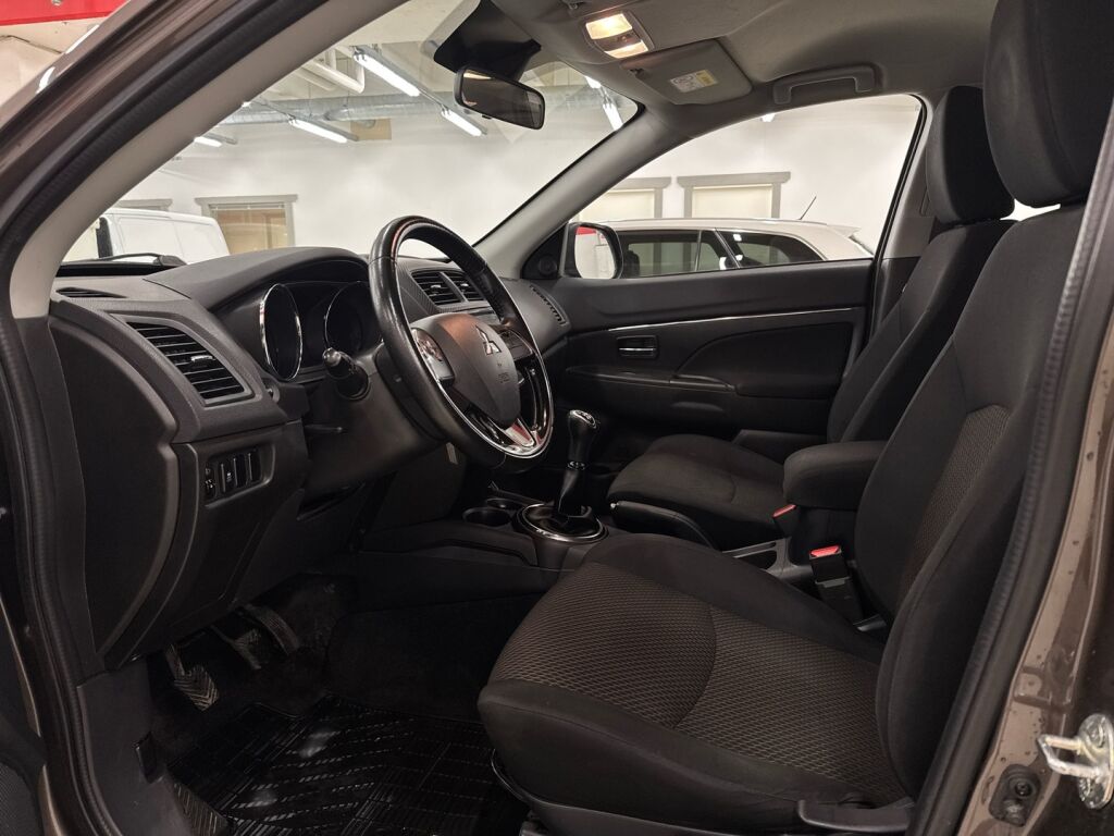 Mitsubishi ASX 2016 Ruskea (beige)