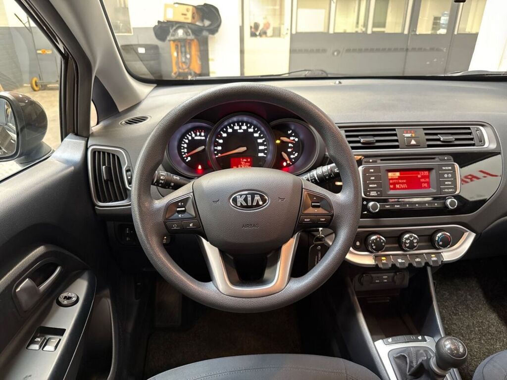 Kia Rio 2016 Ruskea (beige)