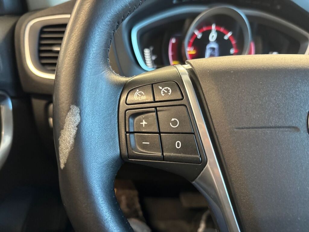 Volvo V40 Cross Country 2016 Harmaa