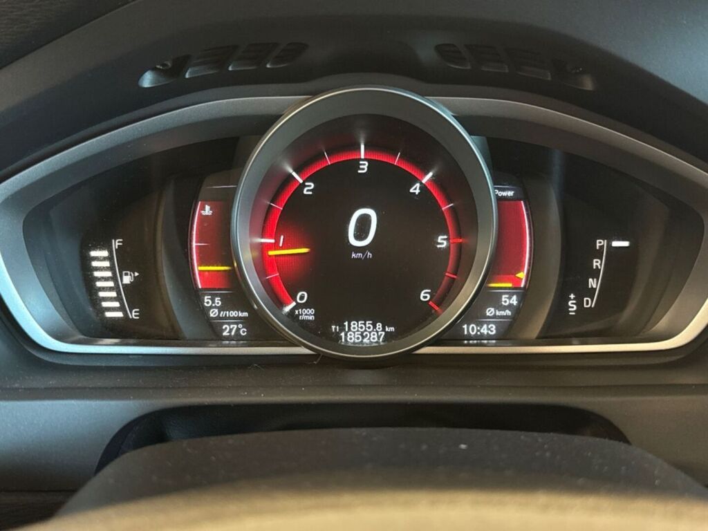 Volvo V40 Cross Country 2016 Harmaa