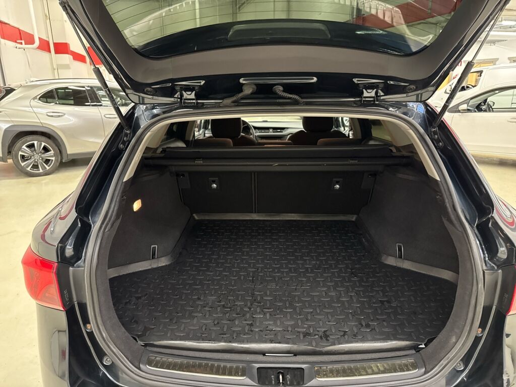 Toyota Avensis 2016 Harmaa