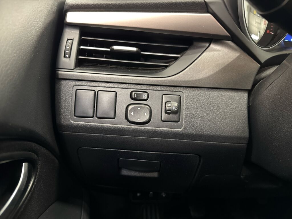 Toyota Avensis 2016 Harmaa