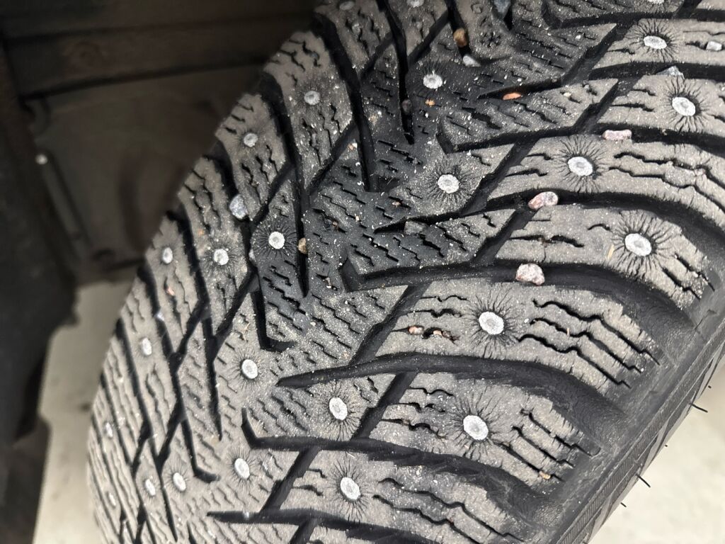 Toyota Avensis 2016 Harmaa