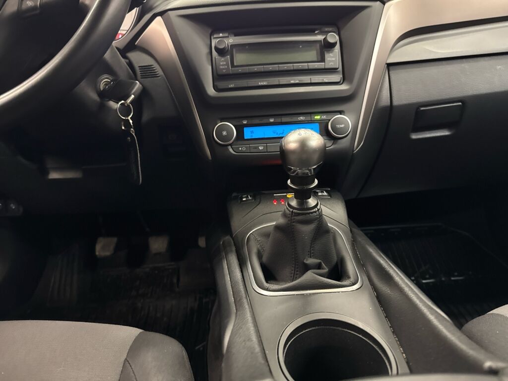 Toyota Avensis 2016 Harmaa