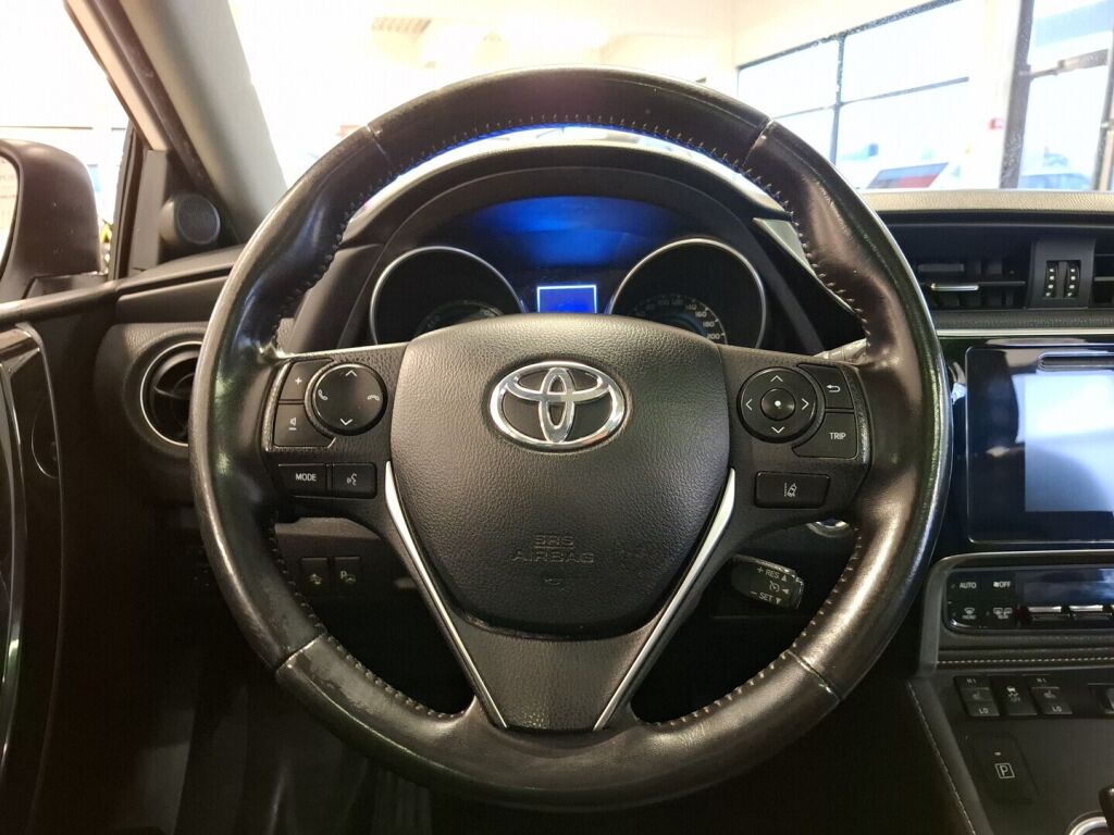 Toyota Auris 2016 Valkoinen