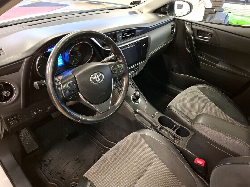 Toyota Auris 2016 Valkoinen