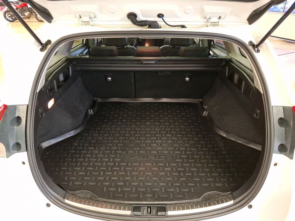 Toyota Auris 2016 Valkoinen