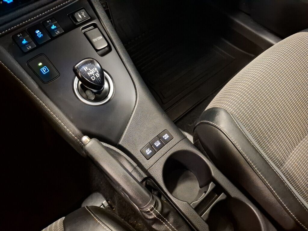 Toyota Auris 2016 Valkoinen