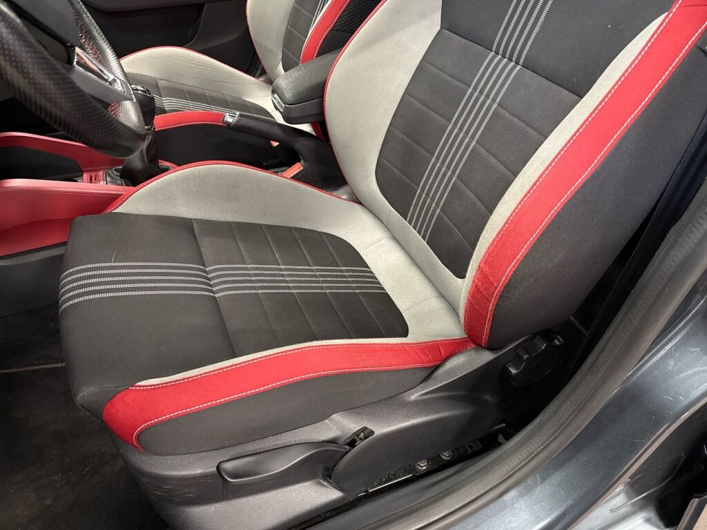 Skoda Fabia 2016 Harmaa