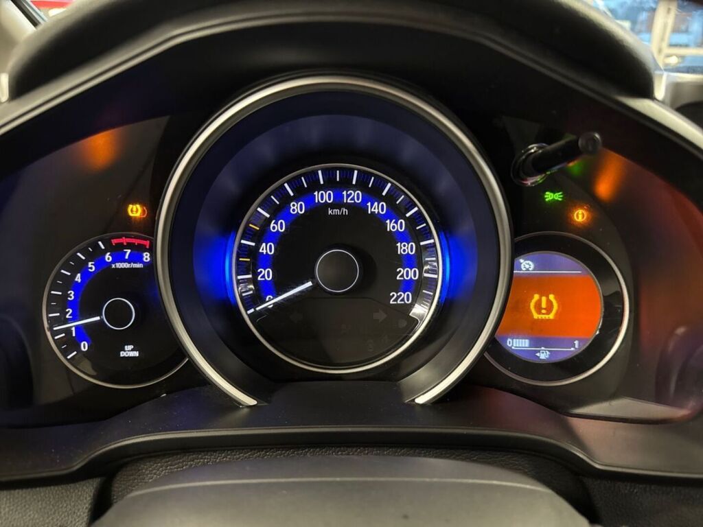 Honda Jazz 2016 Metallinhohto Harmaa