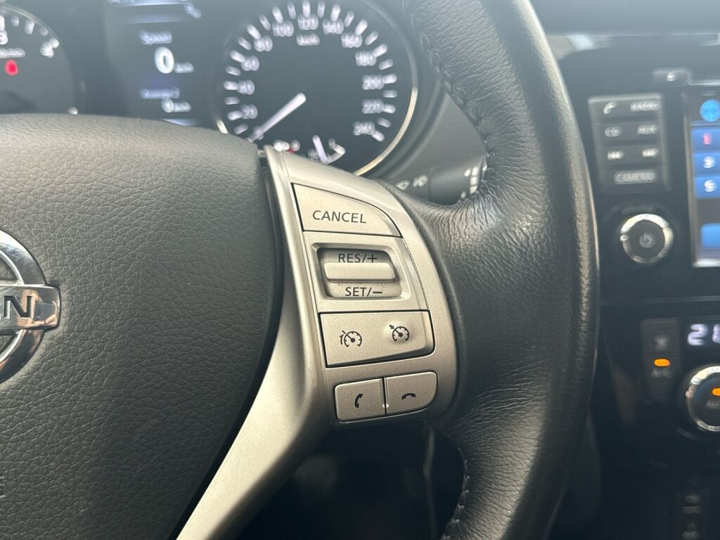 Nissan X-Trail 2016 Punainen