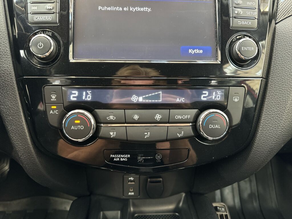 Nissan X-Trail 2016 Punainen